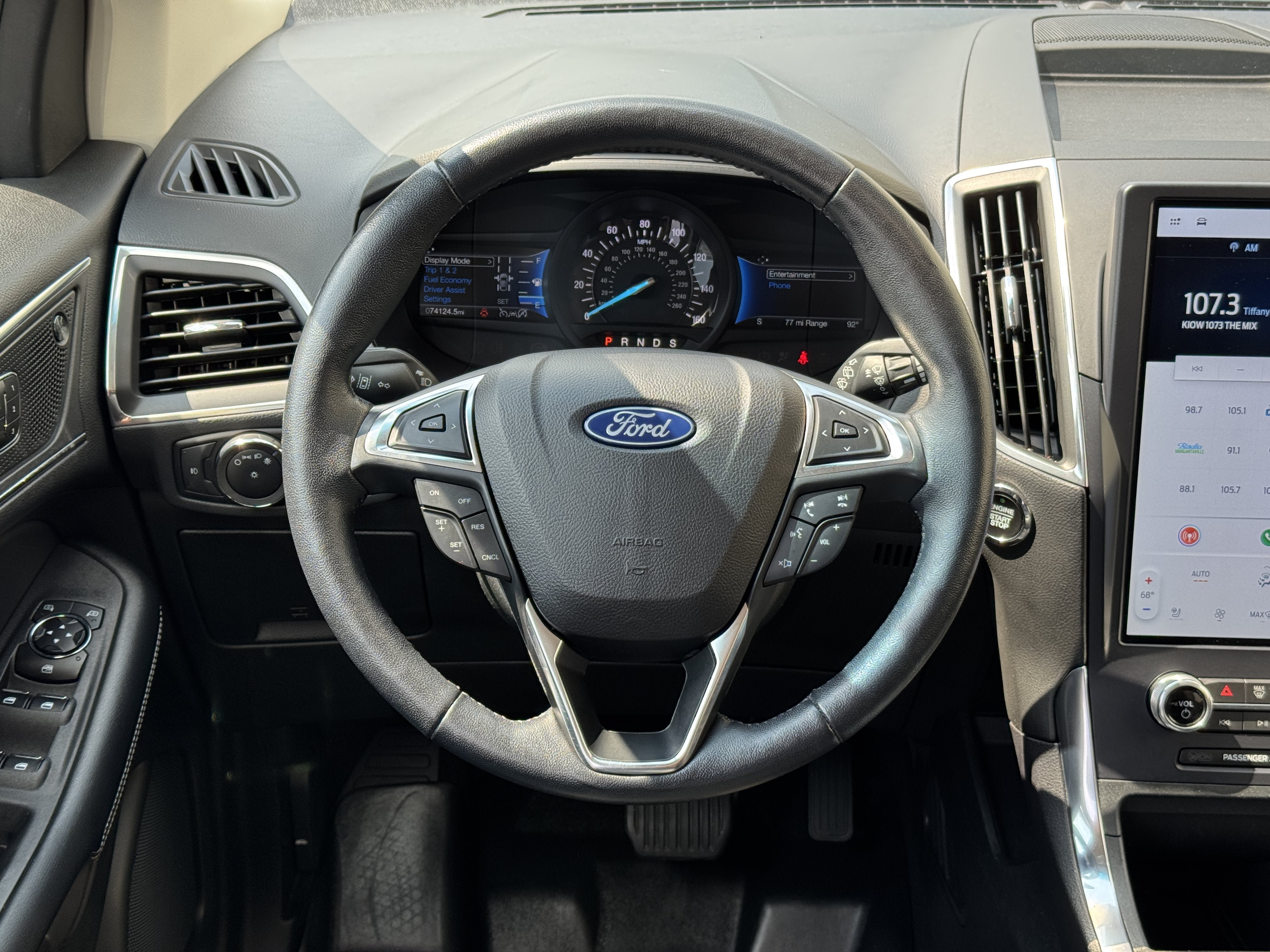 Used 2023 Ford Edge Titanium AWD/4WD image 10