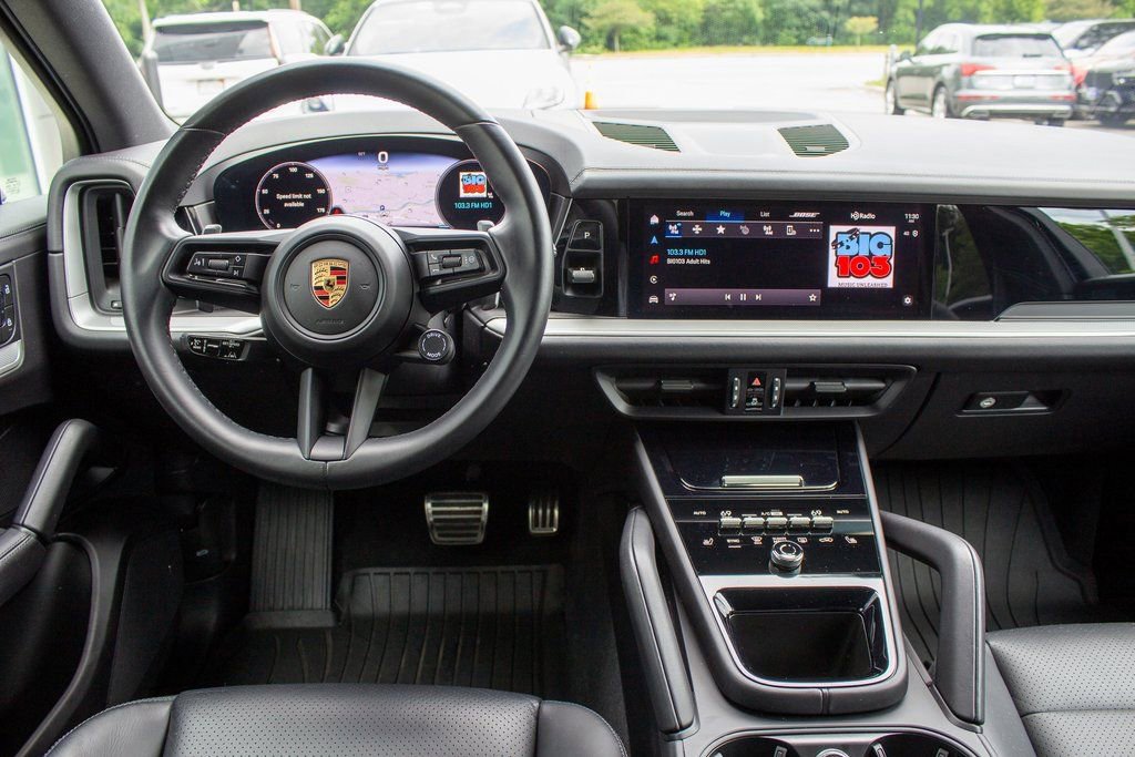 Used 2024 Porsche Cayenne S w/ Premium Package image 13