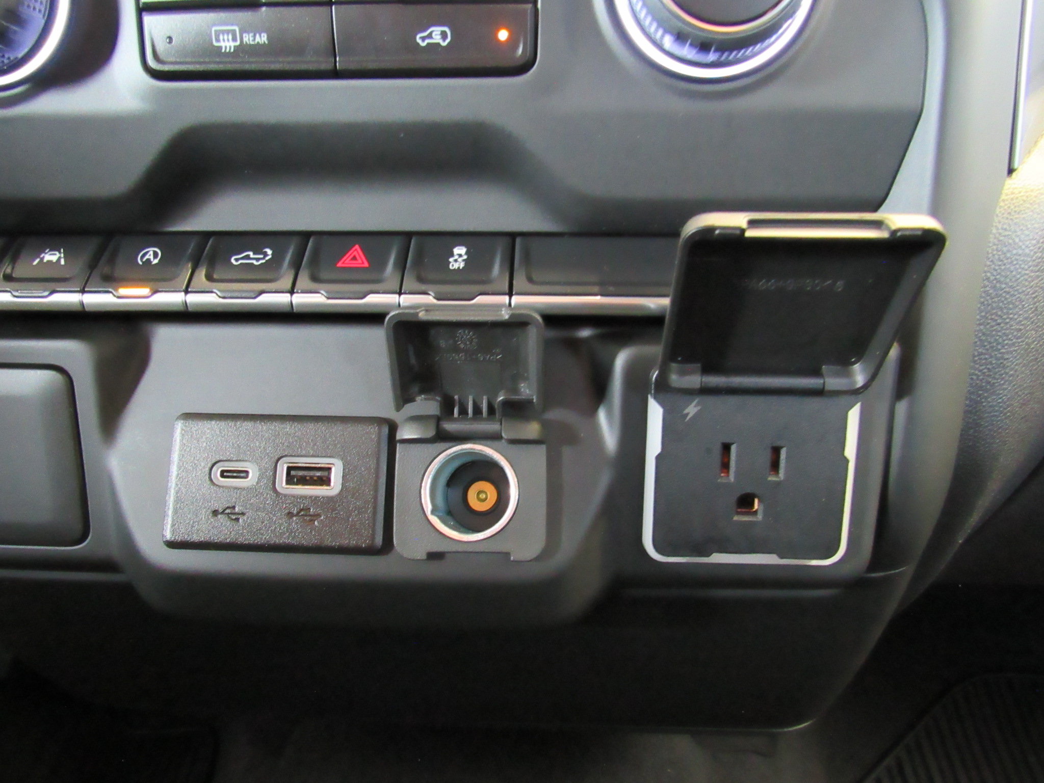 Used 2024 Chevrolet Silverado 1500 Custom w/ LPO, Dark Essentials Package AWD/4WD image 24