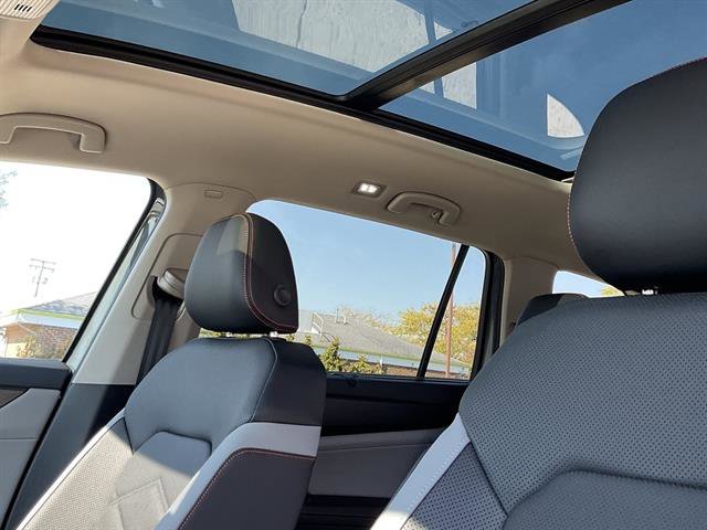 New 2026 Volkswagen Atlas Peak Edition image 9