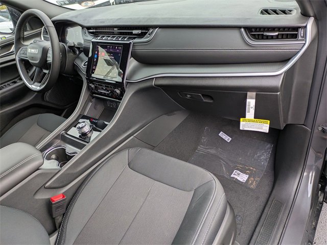 New 2025 Jeep Grand Cherokee L Laredo w/ Luxury Tech Group I image 29