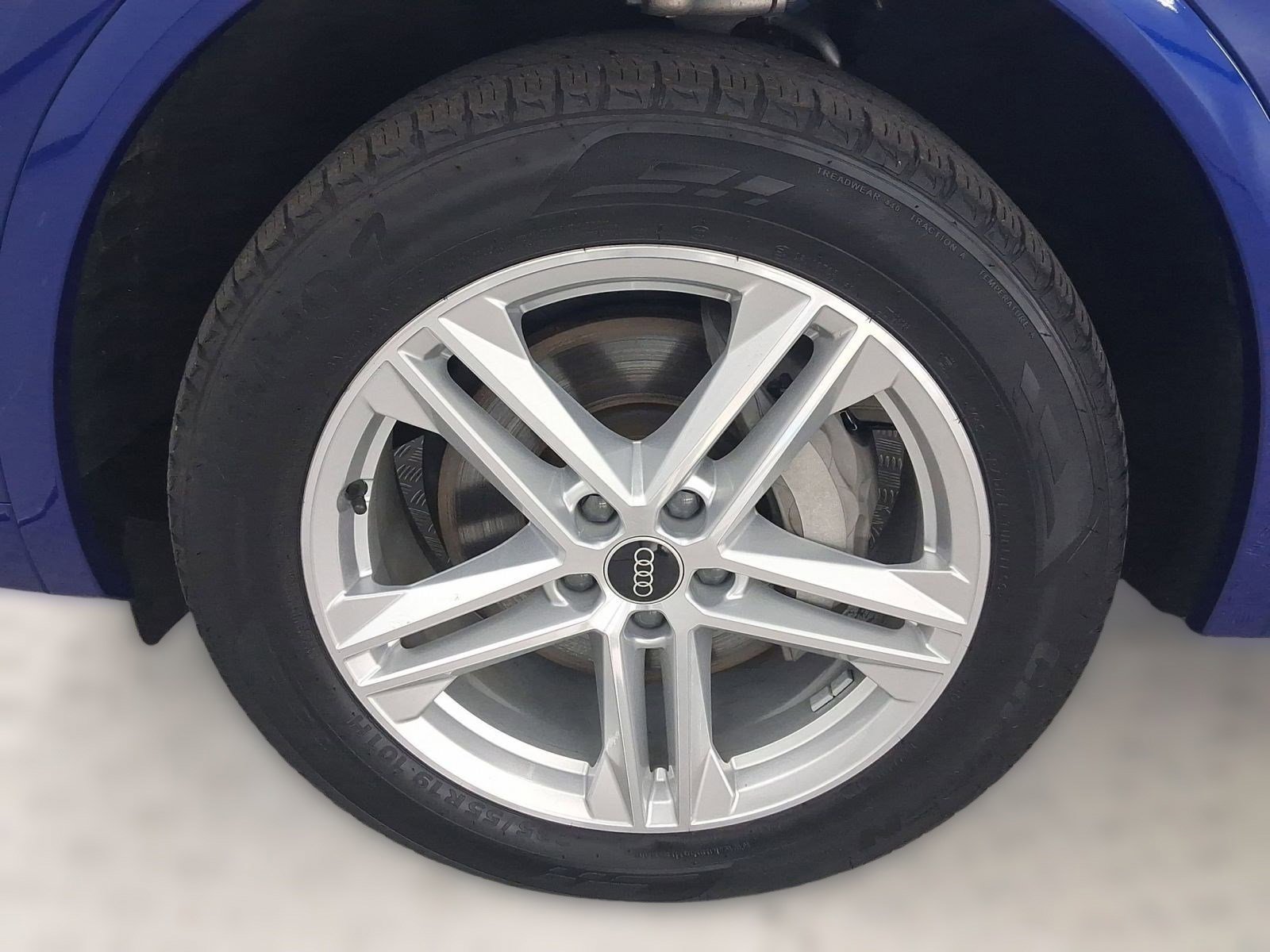 Used 2024 Audi Q5 e Premium Plus w/ Premium Plus Package image 11