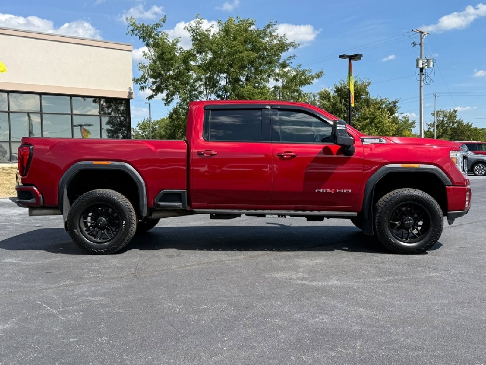 Used 2022 GMC Sierra 2500 AT4 w/ AT4 Preferred Package image 9