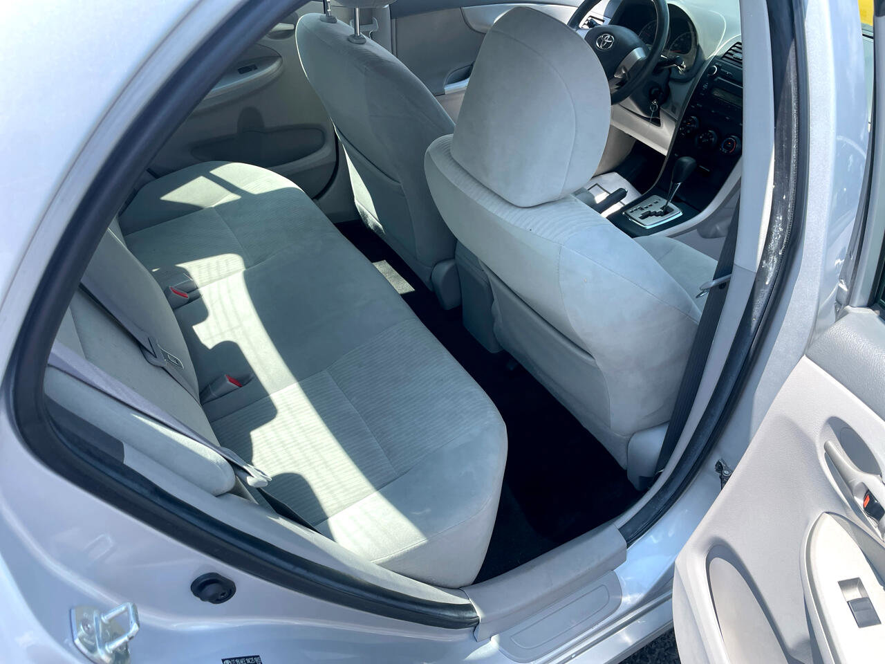 Used 2010 Toyota Corolla image 22