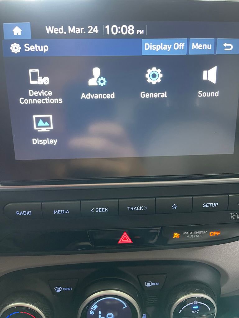 Used 2020 Hyundai Venue SEL image 16