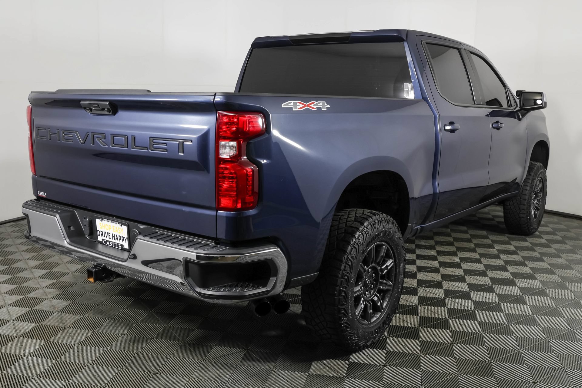 Used 2023 Chevrolet Silverado 1500 LT AWD/4WD image 15