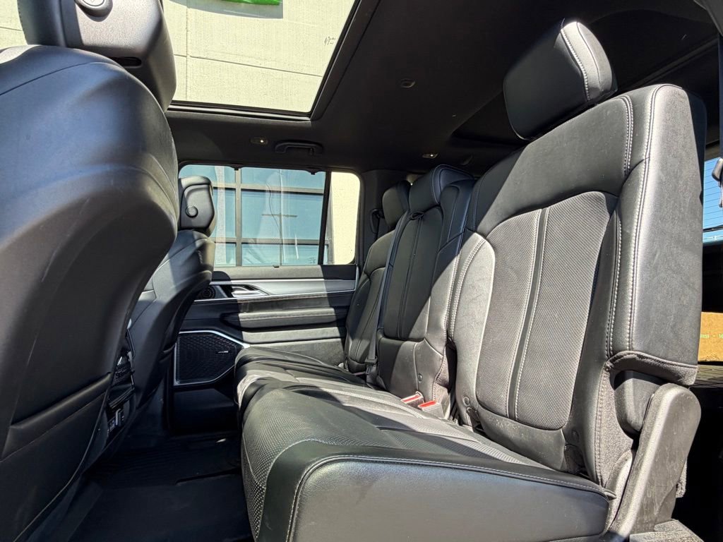 Used 2024 Jeep Wagoneer Series II w/ Convenience Group I AWD/4WD image 14