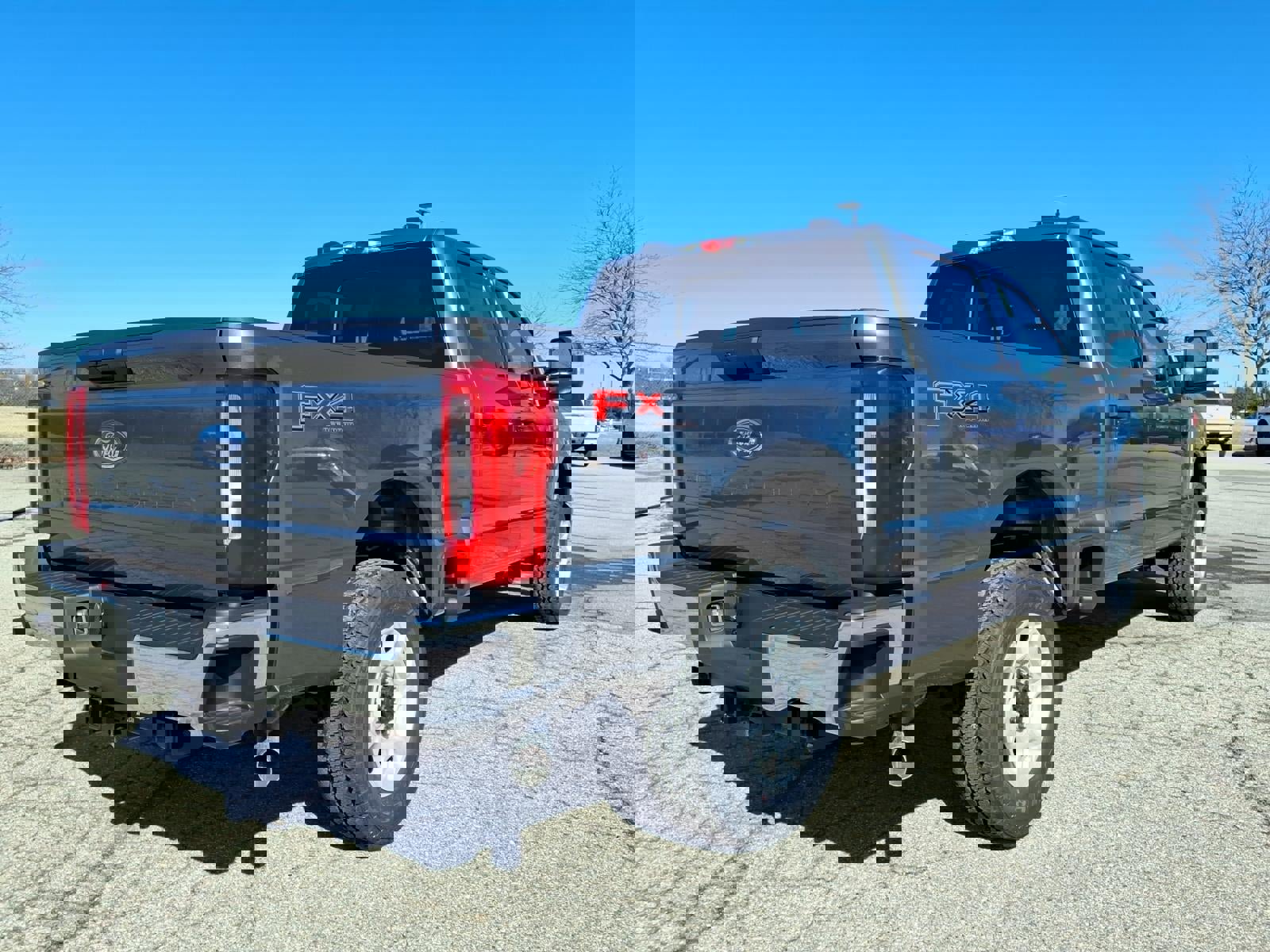 New 2026 Ford F250 XLT w/ FX4 Off-Road Package image 6