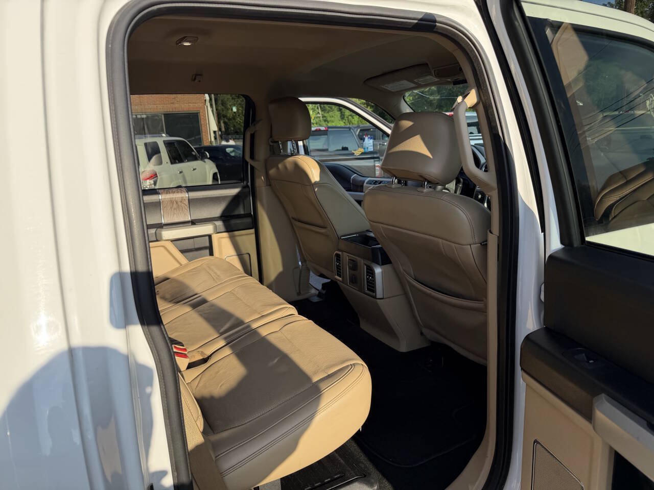 Used 2017 Ford F250 Lariat w/ Lariat Value Package AWD/4WD image 16