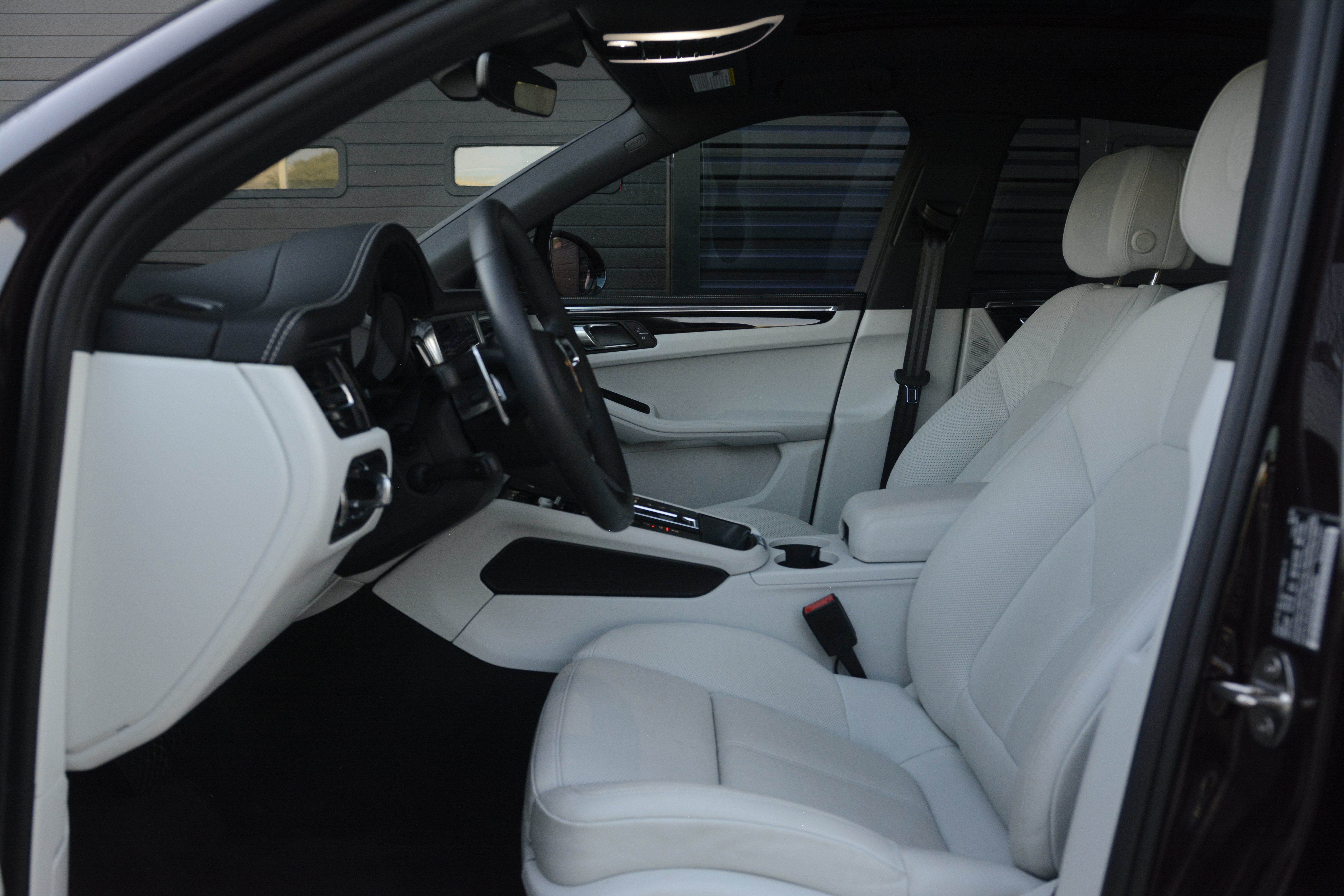 Certified 2026 Porsche Macan AWD/4WD image 15