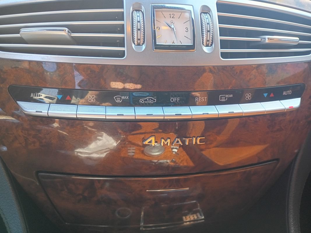 Used 2013 Mercedes-Benz CL 550 4MATIC image 28
