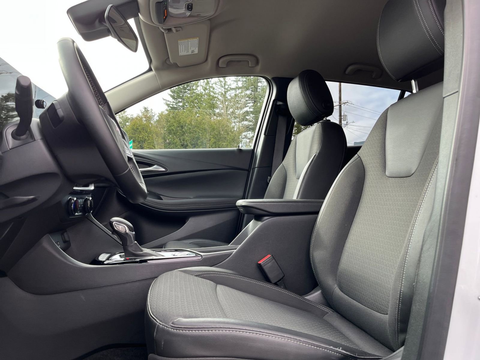 Used 2025 Buick Encore GX Preferred image 27