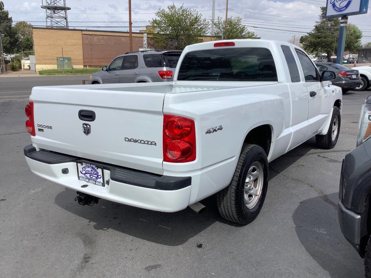 Used 2010 Dodge Dakota ST w/ Extra Security Group AWD/4WD image 9