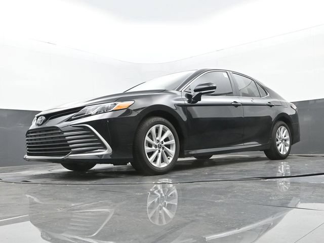 Used 2023 Toyota Camry LE w/ Convenience Package FWD image 28