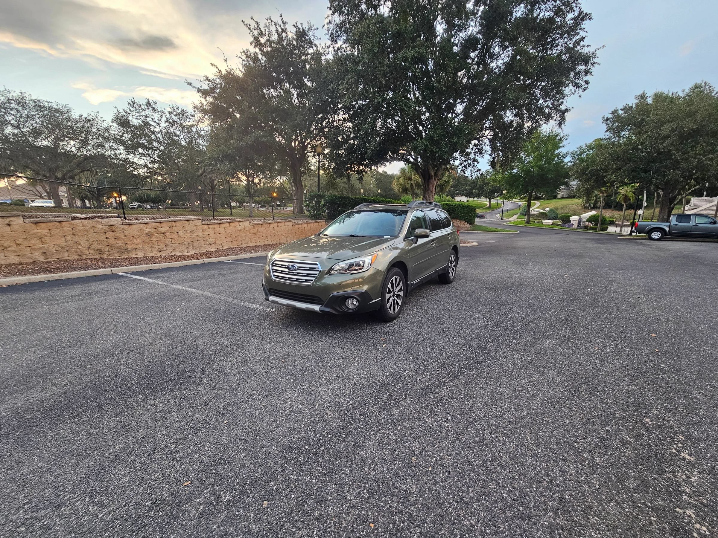 Used 2015 Subaru Outback 2.5i Limited AWD/4WD image 2