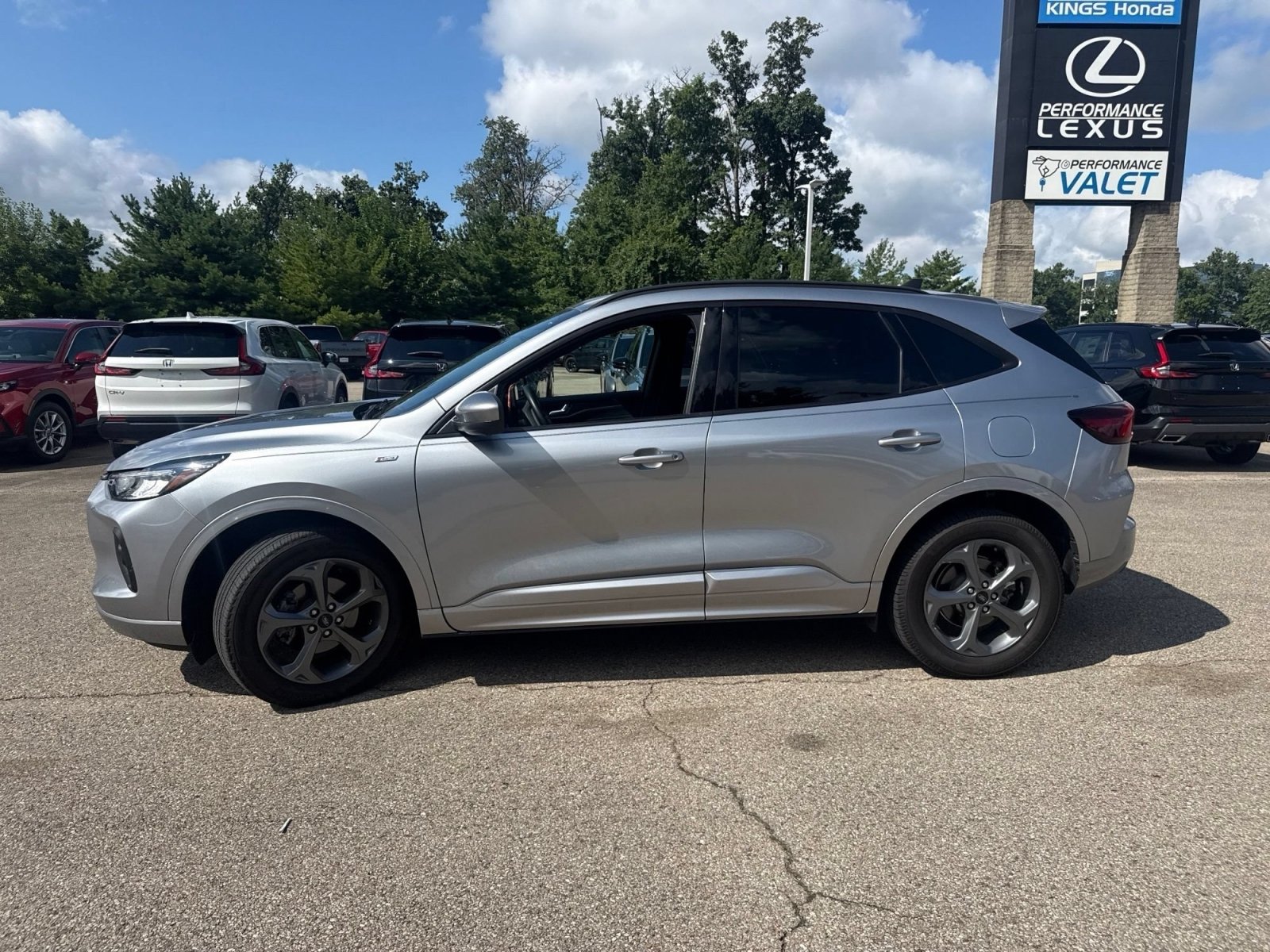 Used 2023 Ford Escape ST-Line Select w/ Tech Pack #2 AWD/4WD image 2