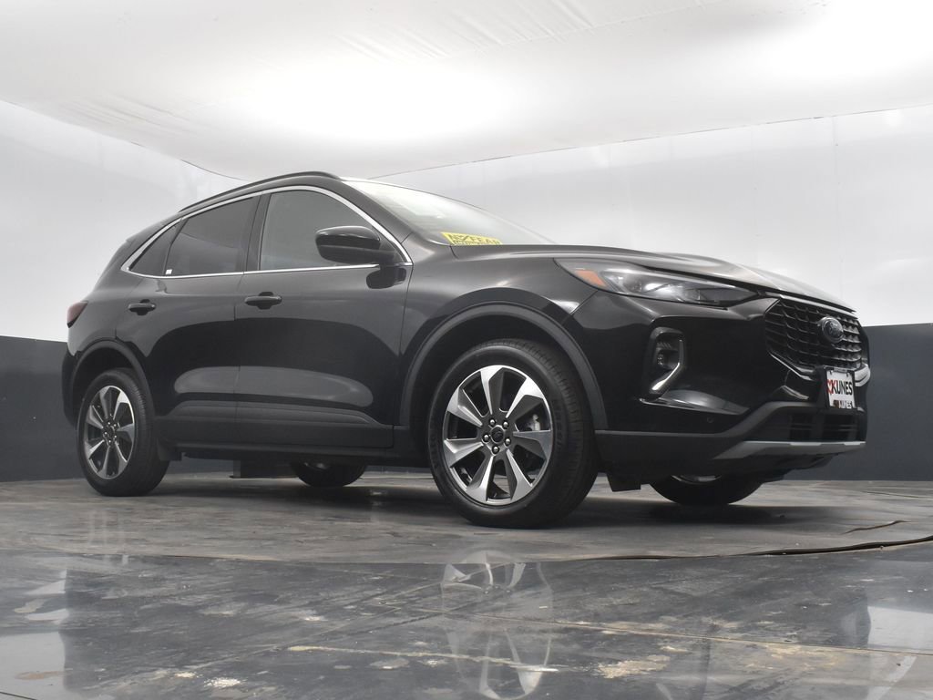 Used 2023 Ford Escape Platinum image 49