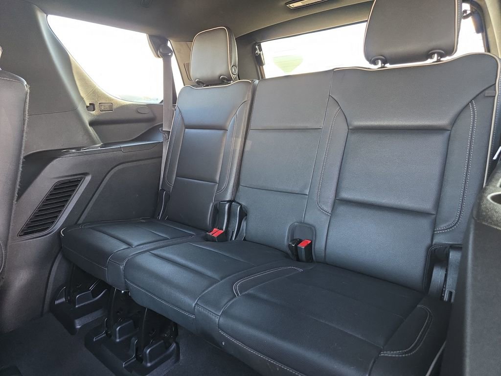 Used 2023 GMC Yukon SLT w/ SLT Luxury Package image 20