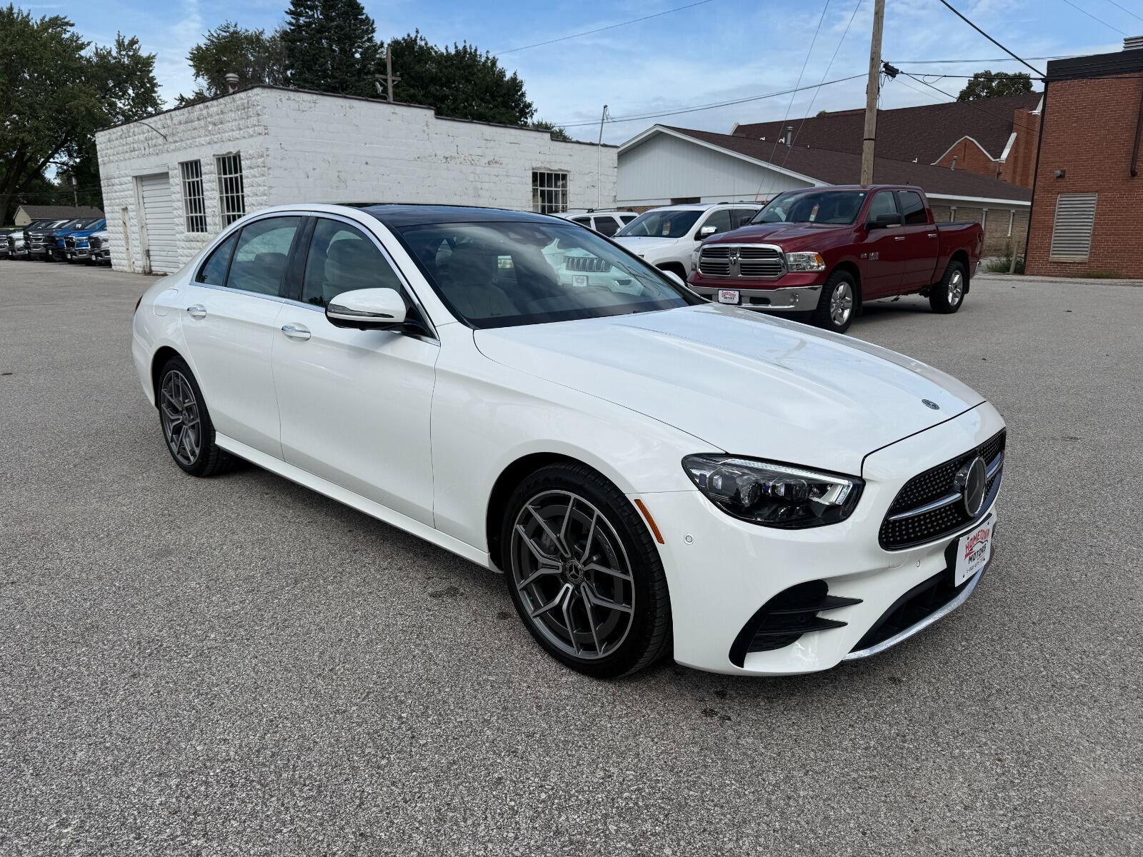 Used 2021 Mercedes-Benz E 350 4MATIC Sedan image 3