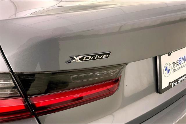 Used 2024 BMW 330i xDrive Sedan w/ Premium Package image 7