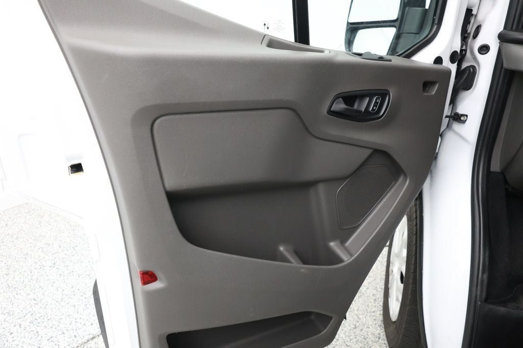 Used 2023 Ford Transit 350 XLT RWD image 7