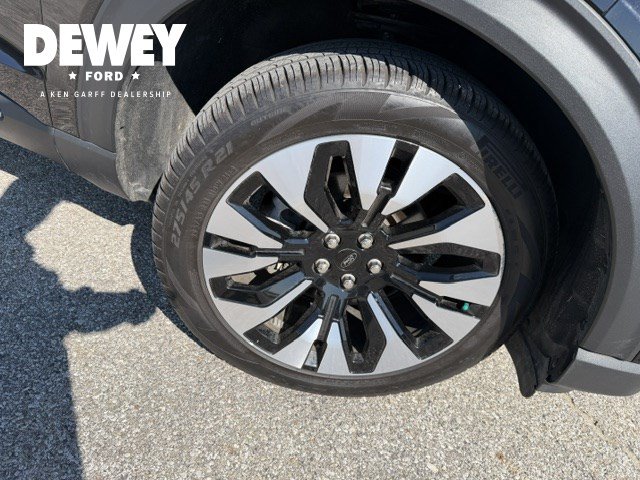 Used 2025 Ford Explorer Platinum w/ LUX Leather Package AWD/4WD image 40