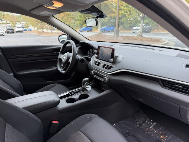 Used 2025 Nissan Altima 2.5 S FWD image 36