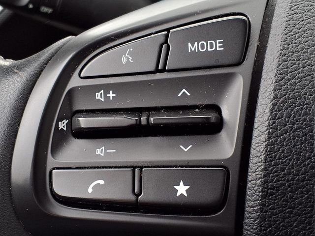 Certified 2025 Hyundai Venue SEL FWD image 21