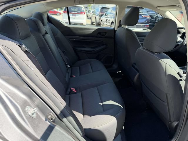 Used 2024 Nissan Altima 2.5 SV FWD image 13