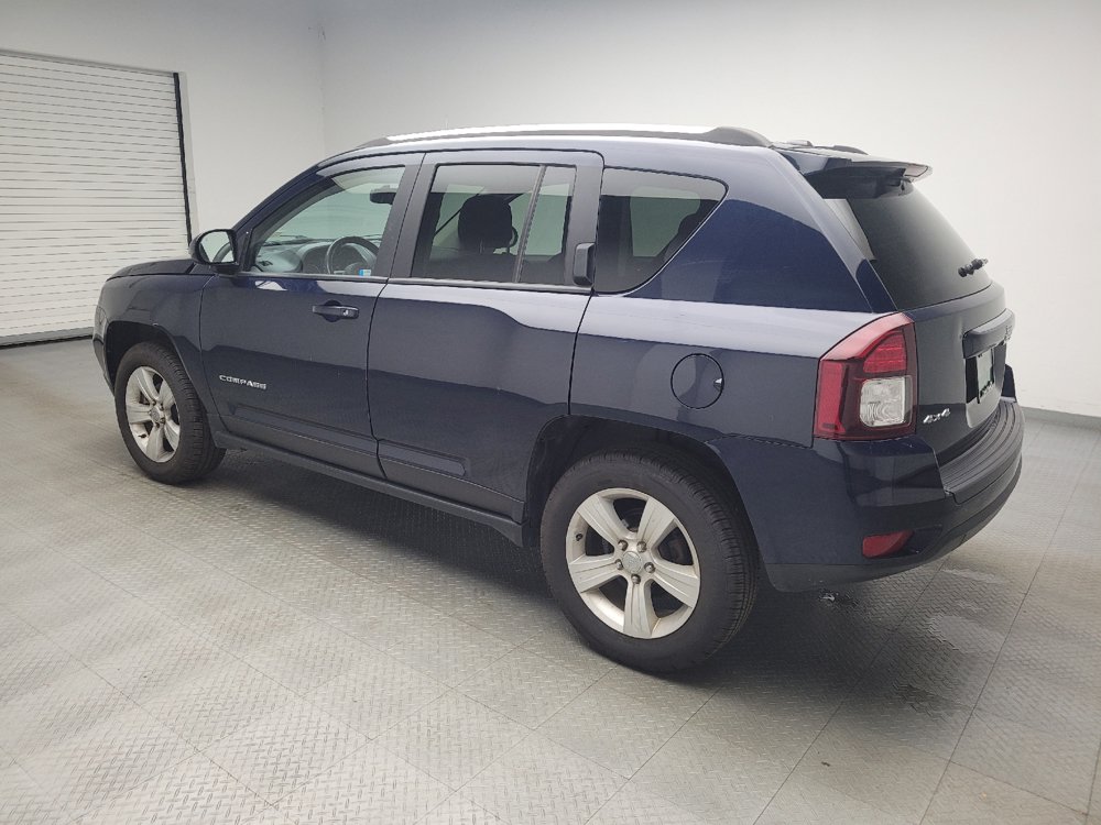 Used 2017 Jeep Compass Latitude AWD/4WD image 3