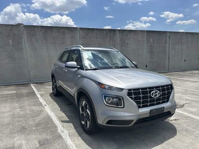 Used 2025 Hyundai Venue SEL FWD image 19