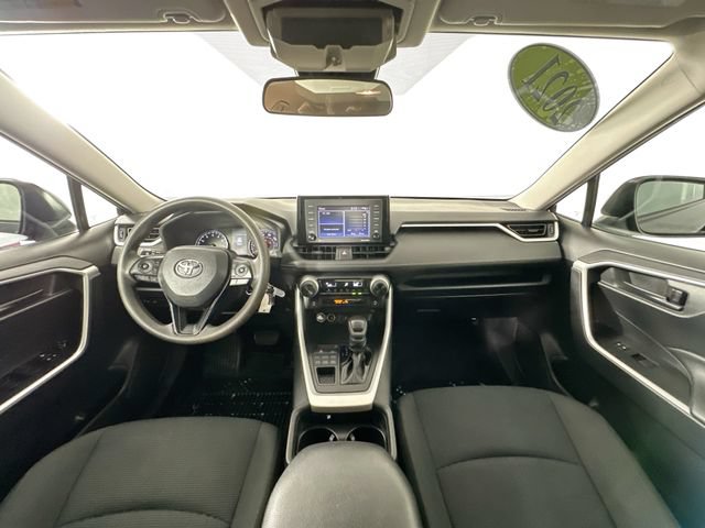 Used 2021 Toyota RAV4 LE AWD/4WD image 28