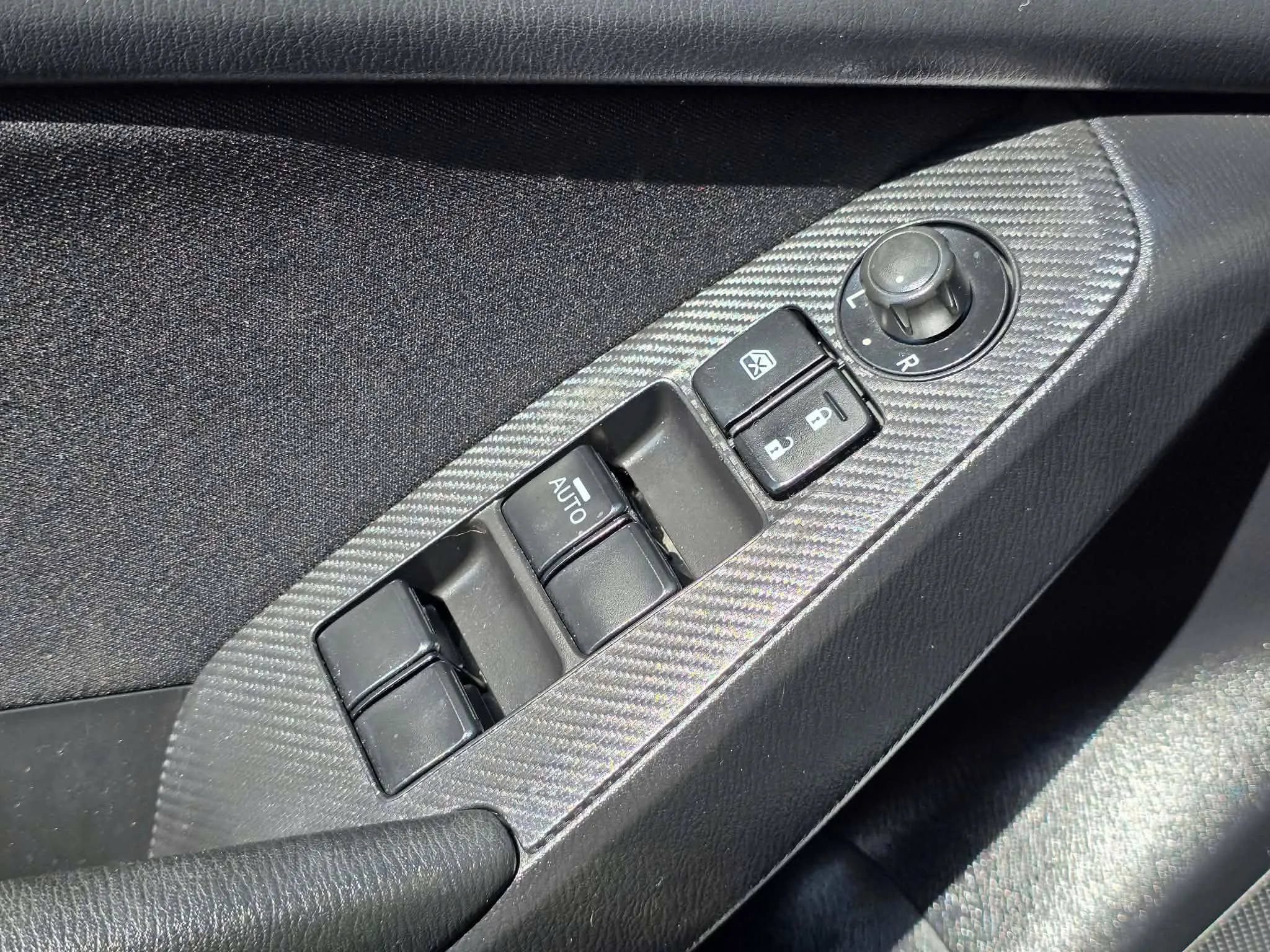 Used 2014 MAZDA MAZDA3 i Touring w/ Technology Package FWD image 28