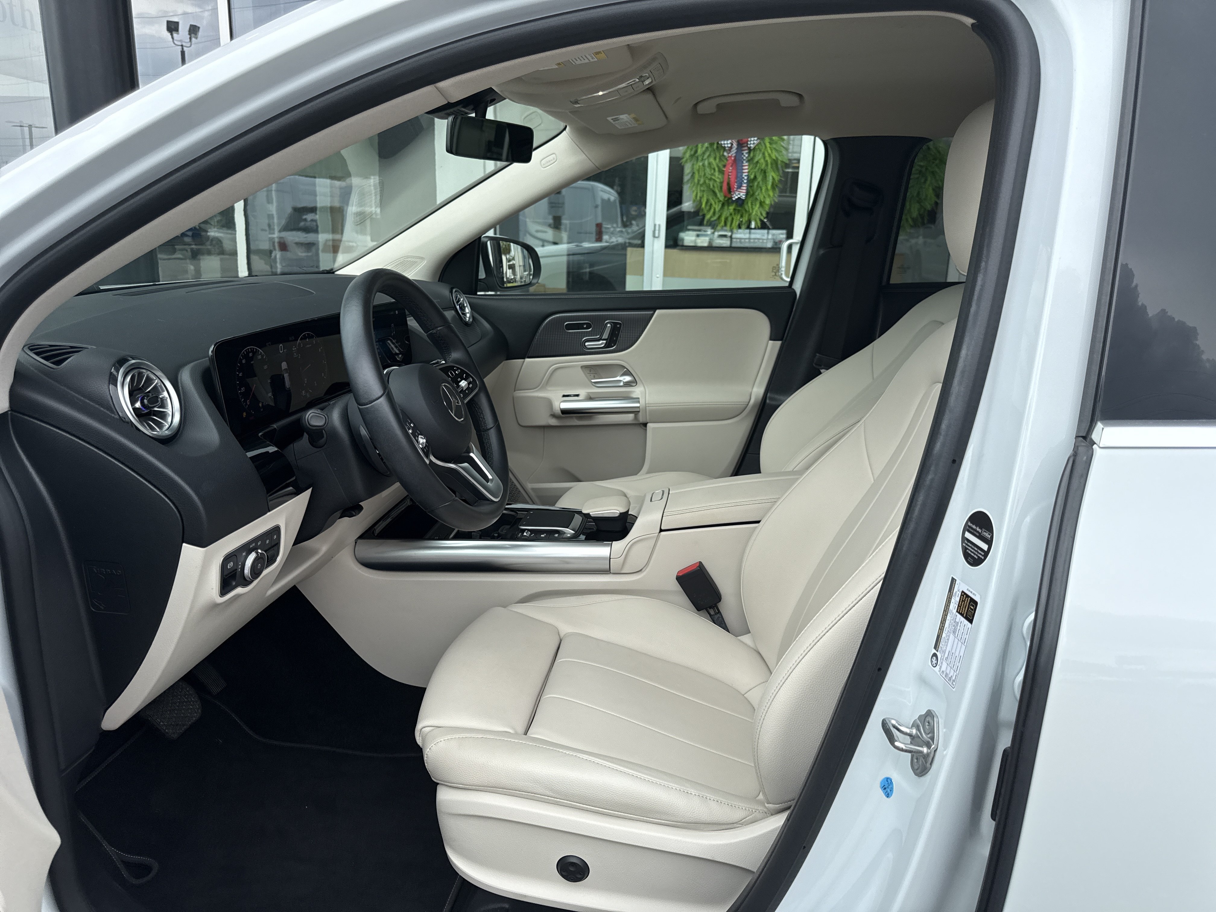Certified 2023 Mercedes-Benz GLA 250 w/ Premium Package image 10