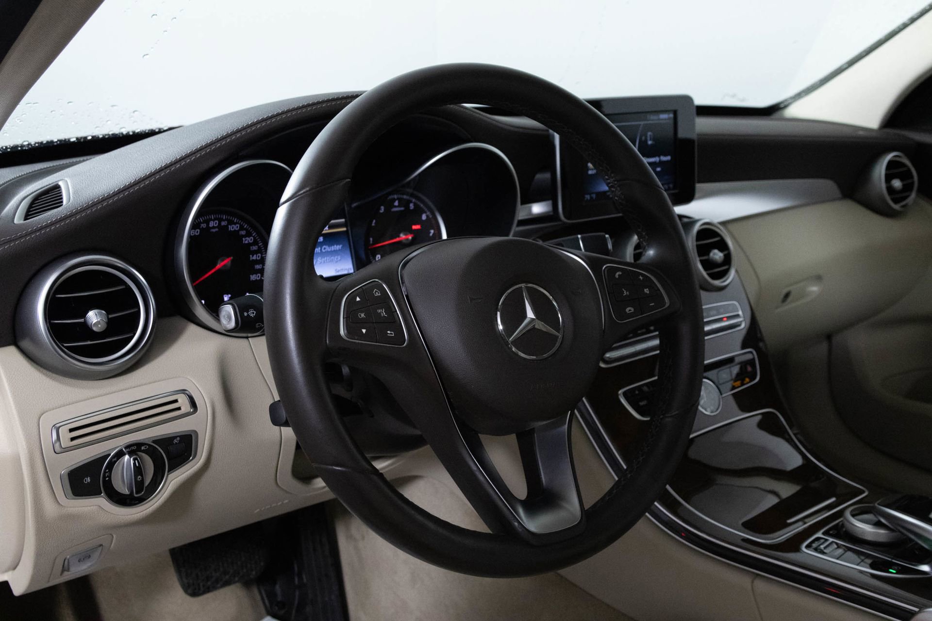 Used 2016 Mercedes-Benz C 300 4MATIC Sedan image 4