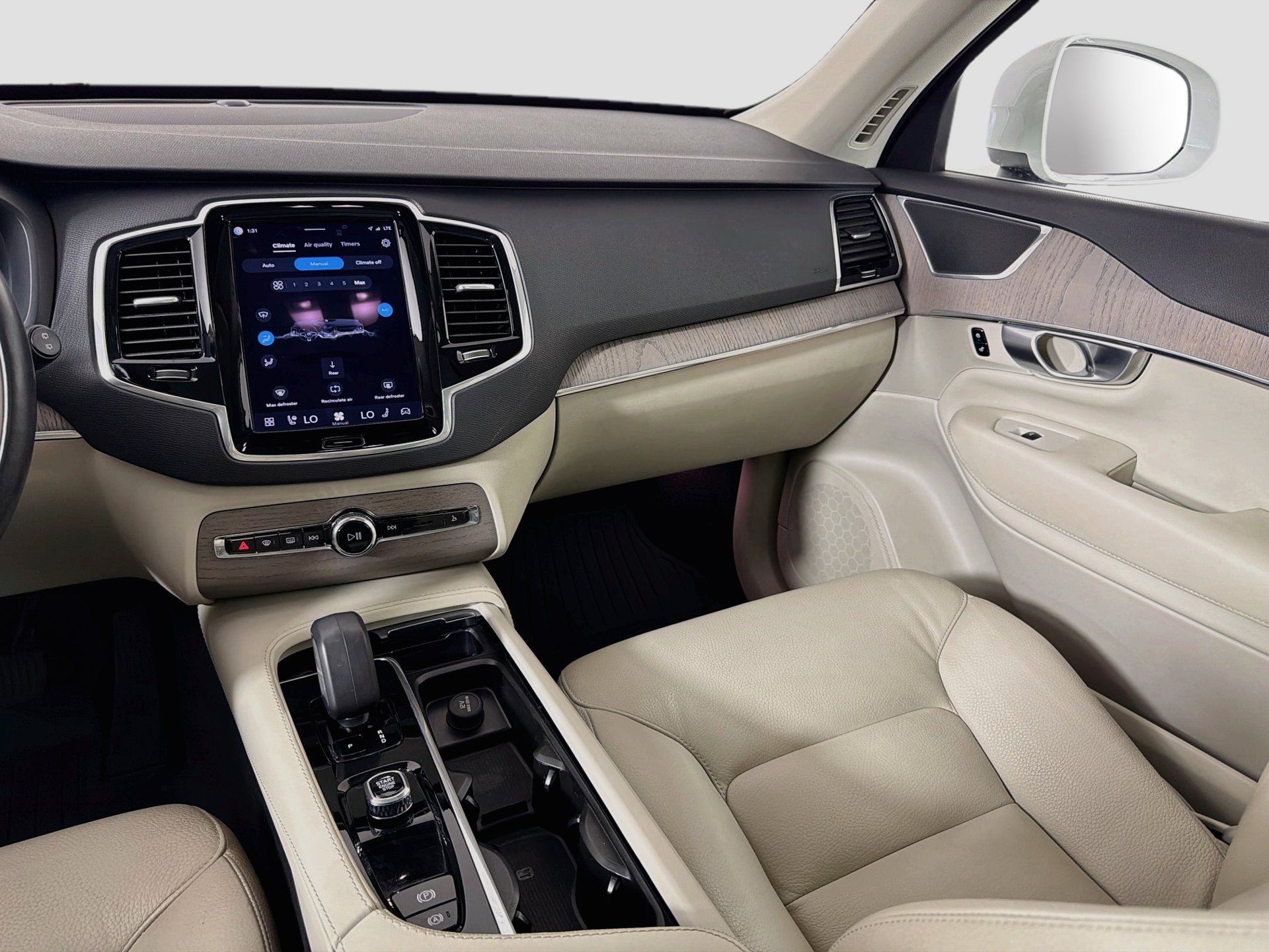 Used 2024 Volvo XC90 B5 Plus w/ Protection Package Premier AWD/4WD image 25