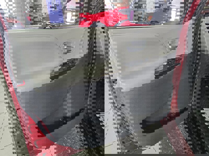 Used 2017 Toyota Sienna XLE w/ XLE Navigation Package image 7