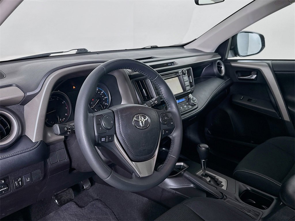 Used 2018 Toyota RAV4 XLE image 32