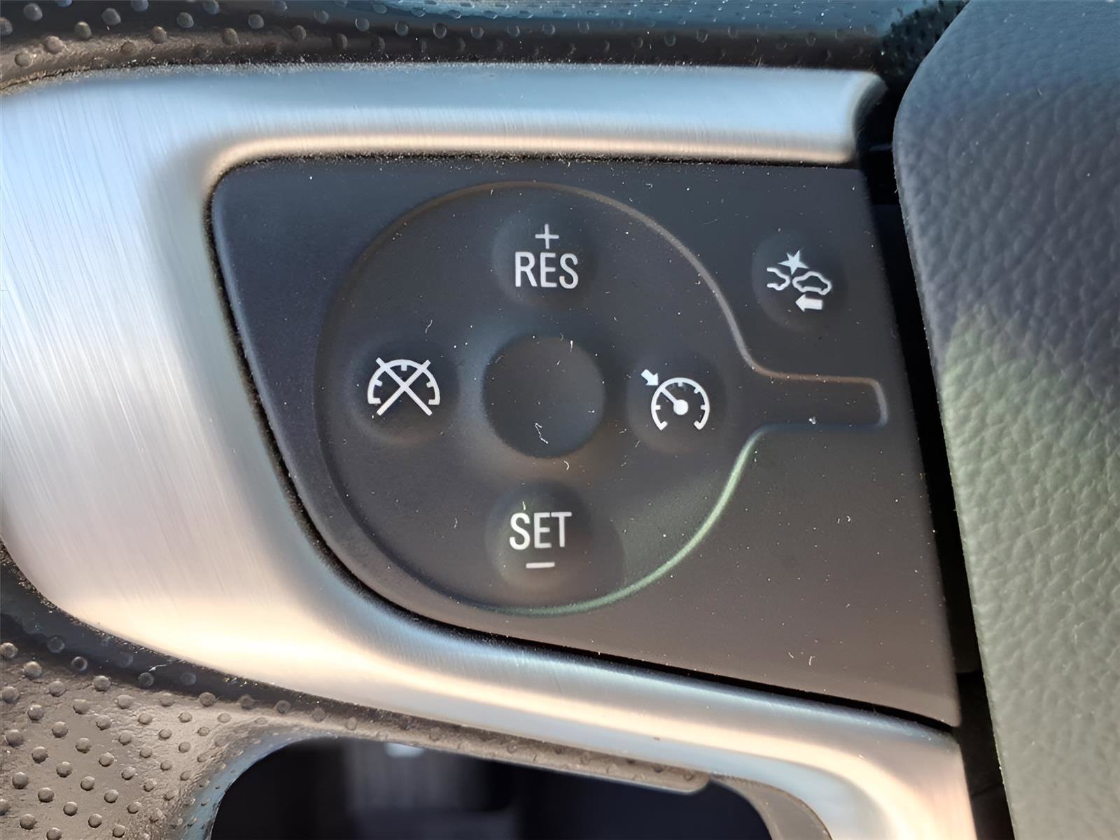 Used 2023 GMC Terrain SLE w/ Elevation Edition image 20