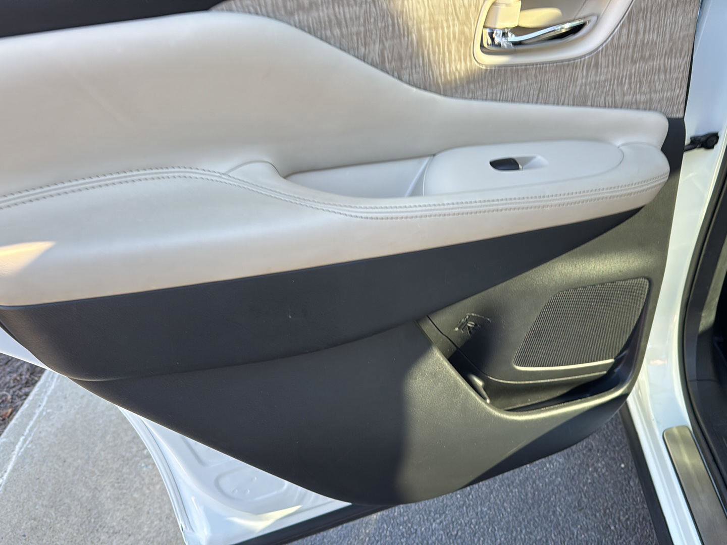 Used 2023 Nissan Murano SL w/ SL Moonroof Package image 15