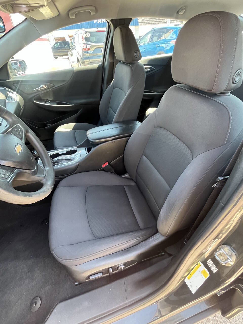 Used 2017 Chevrolet Malibu LT image 17