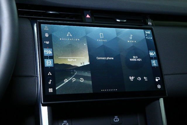 Certified 2025 Land Rover Discovery Sport S image 25