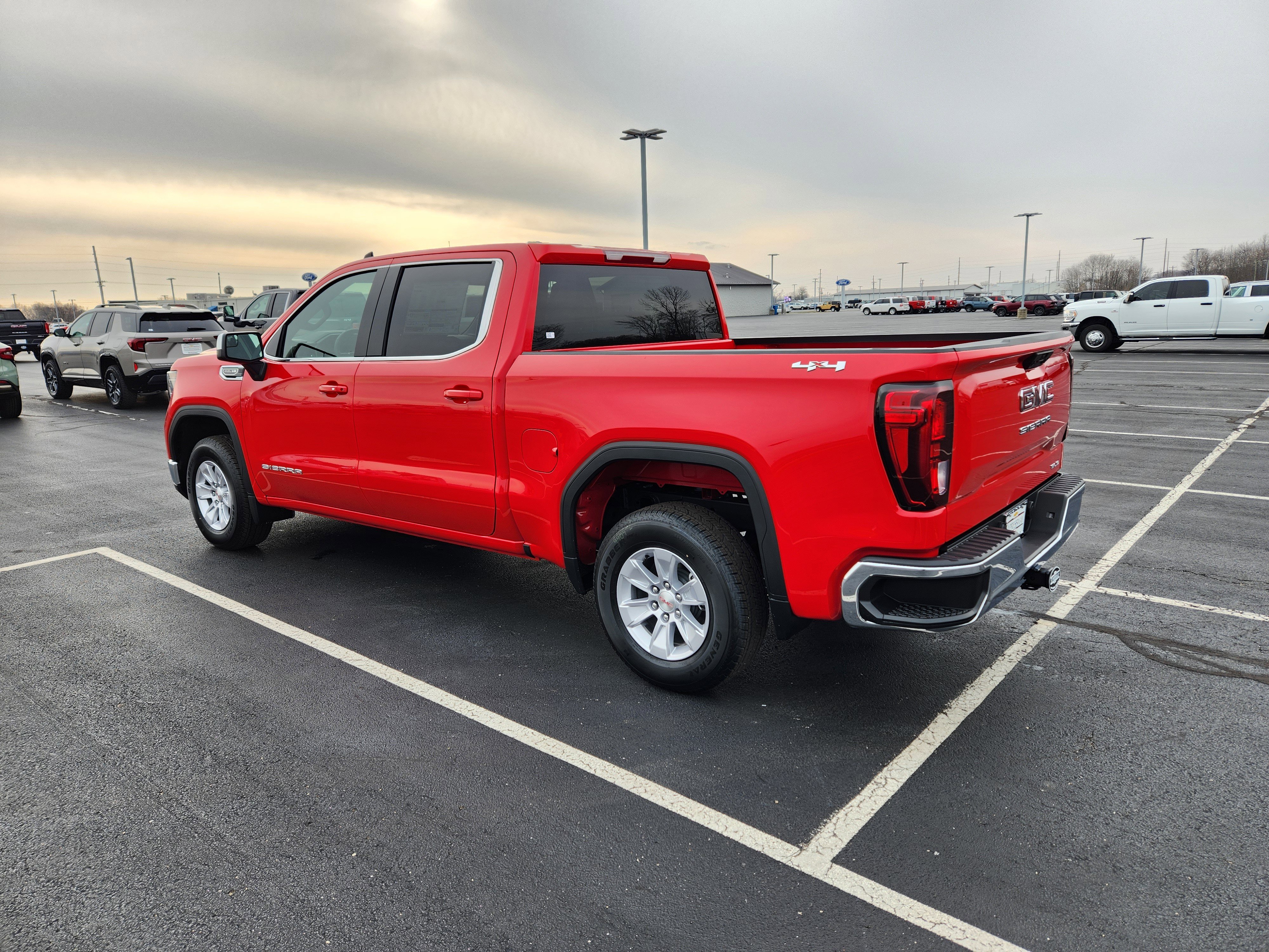 New 2026 GMC Sierra 1500 SLE image 3