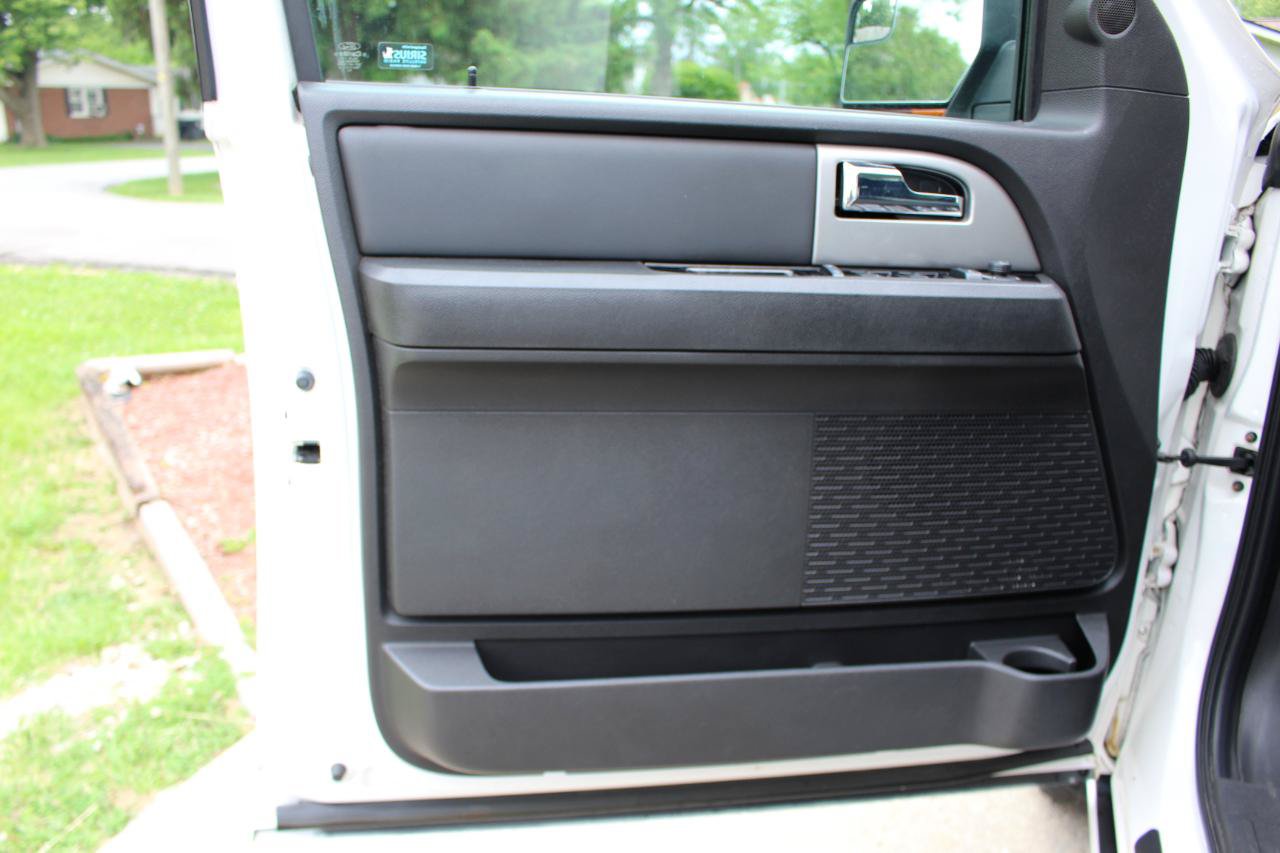 Used 2014 Ford Expedition Limited w/ Equipment Group 301A AWD/4WD image 11