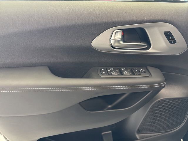 New 2026 Chrysler Pacifica Limited w/ S Appearance Package image 16