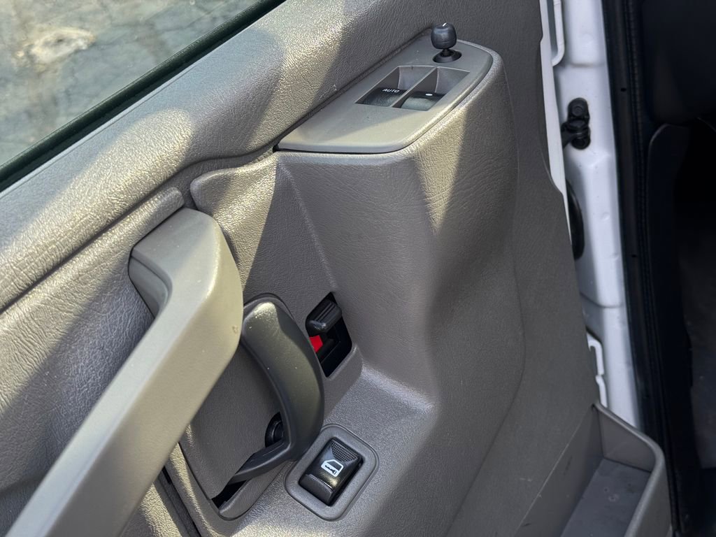 Used 2017 Chevrolet Express 2500 image 17