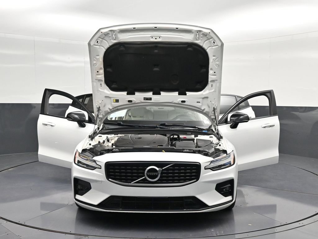 Used 2021 Volvo S60 T5 Momentum w/ Premium Package image 39