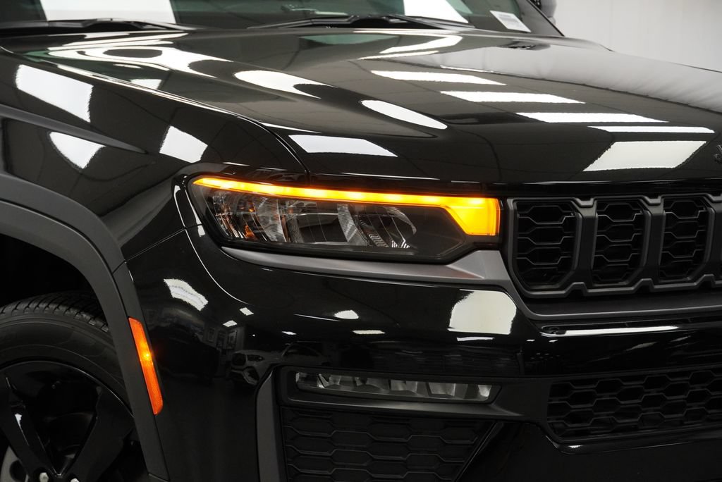 New 2026 Jeep Grand Cherokee Limited w/ Limited Altitude Package AWD/4WD image 9