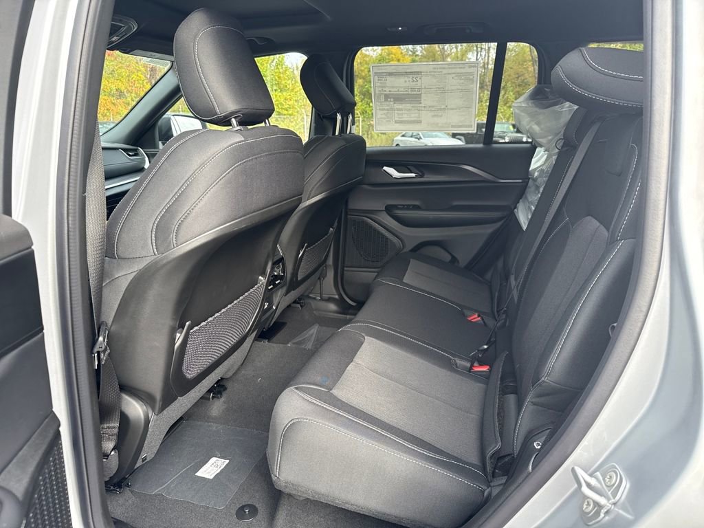 New 2025 Jeep Grand Cherokee Laredo X w/ Trailer Tow Package image 24