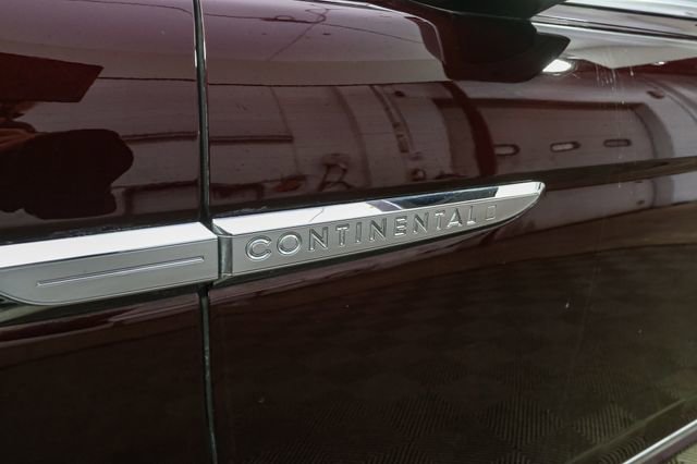 Used 2018 Lincoln Continental Select AWD/4WD image 7